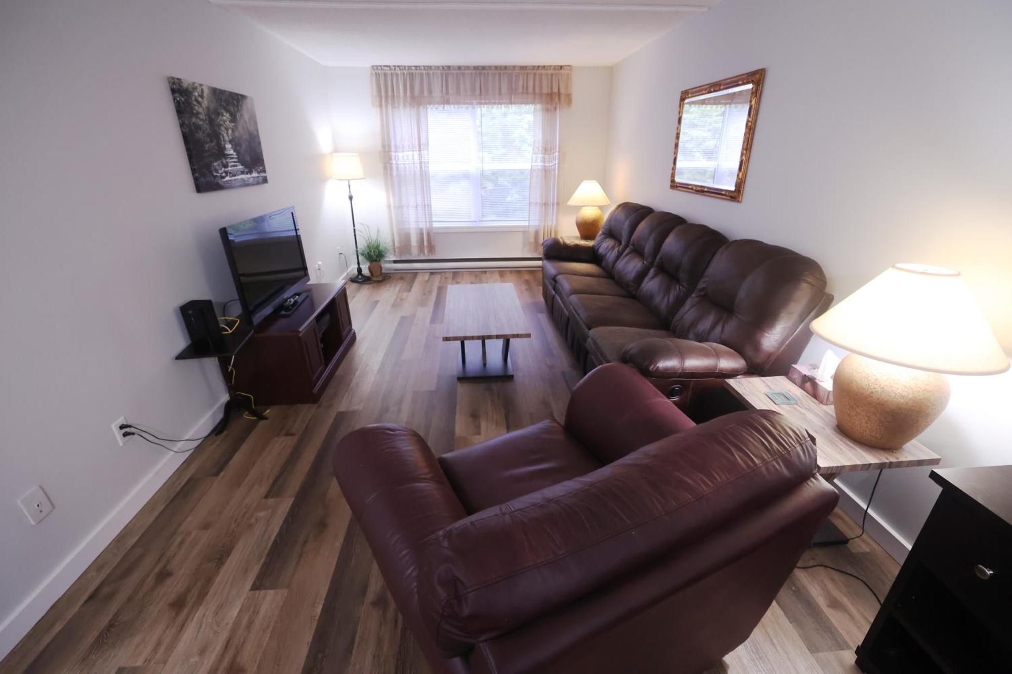 Paris Plaza Apartment Elliot Lake Exterior photo