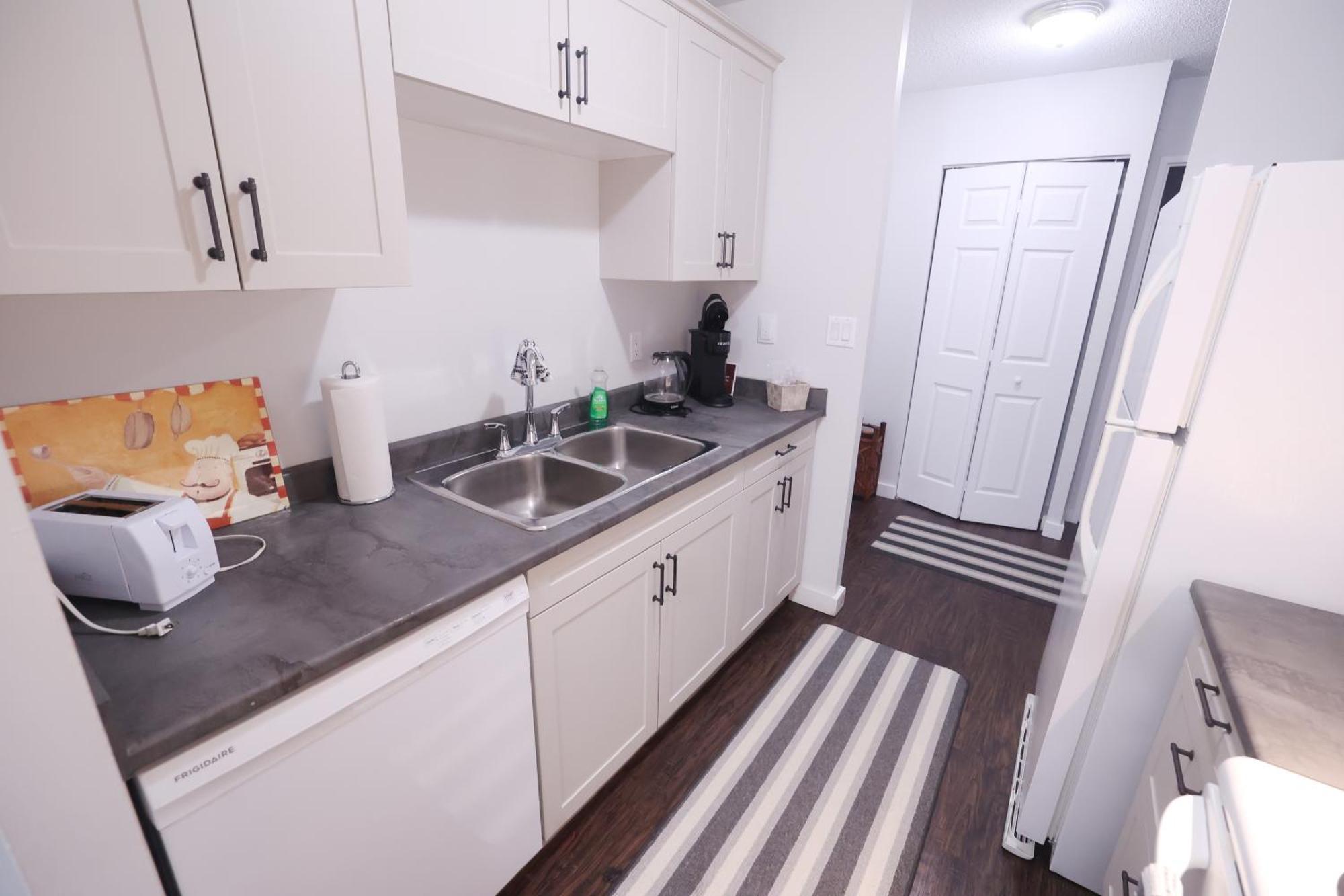 Paris Plaza Apartment Elliot Lake Exterior photo