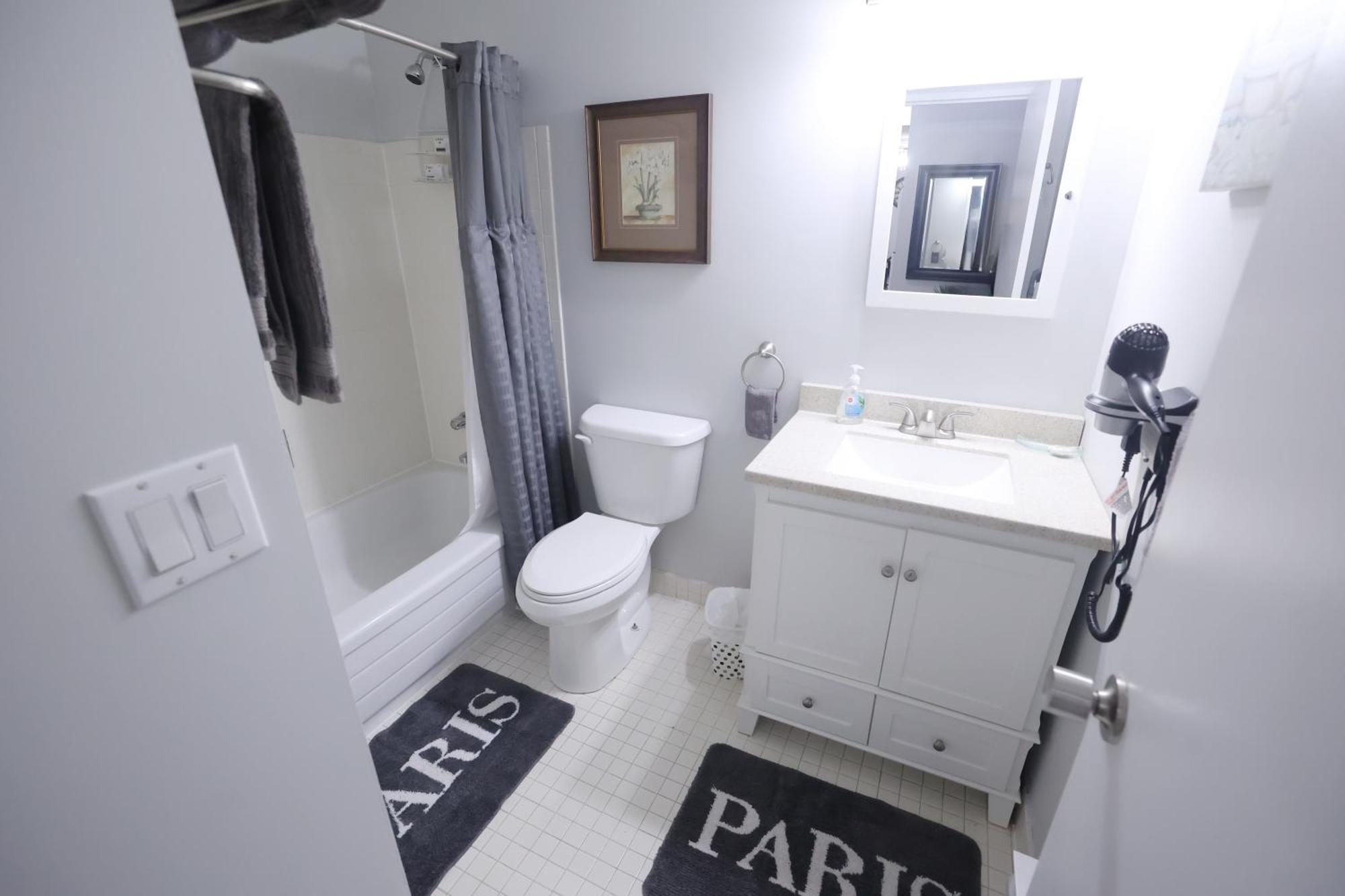 Paris Plaza Apartment Elliot Lake Exterior photo